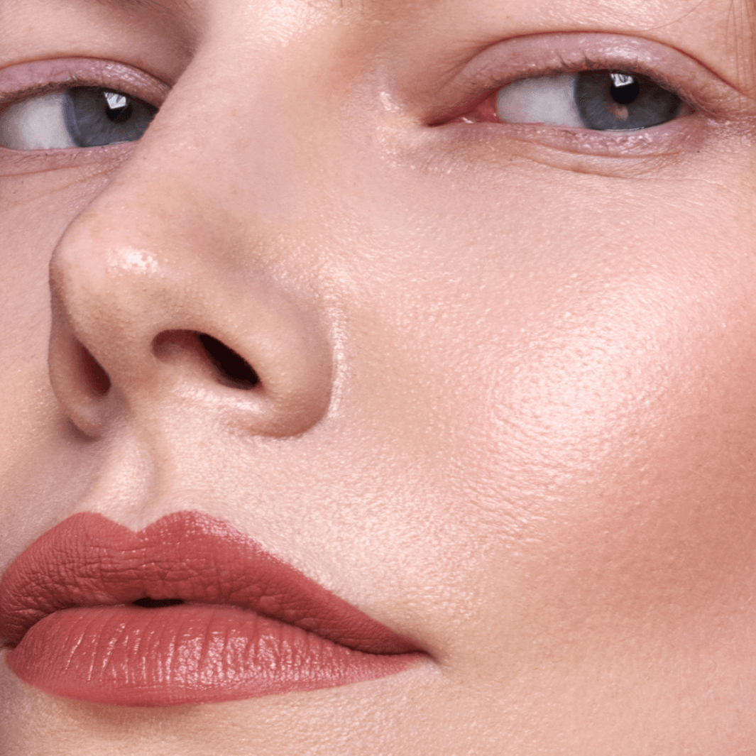 LAPIZ LABIAL EN CREMA MATE VELVET WEAR WARM NUDE 32