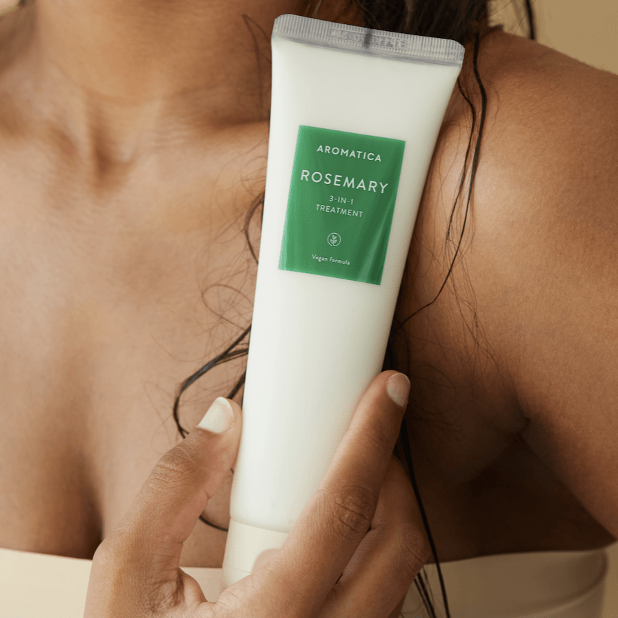 TRATAMIENTO DEL CUERO CABELLUDO CON ROMERO 3 EN 1