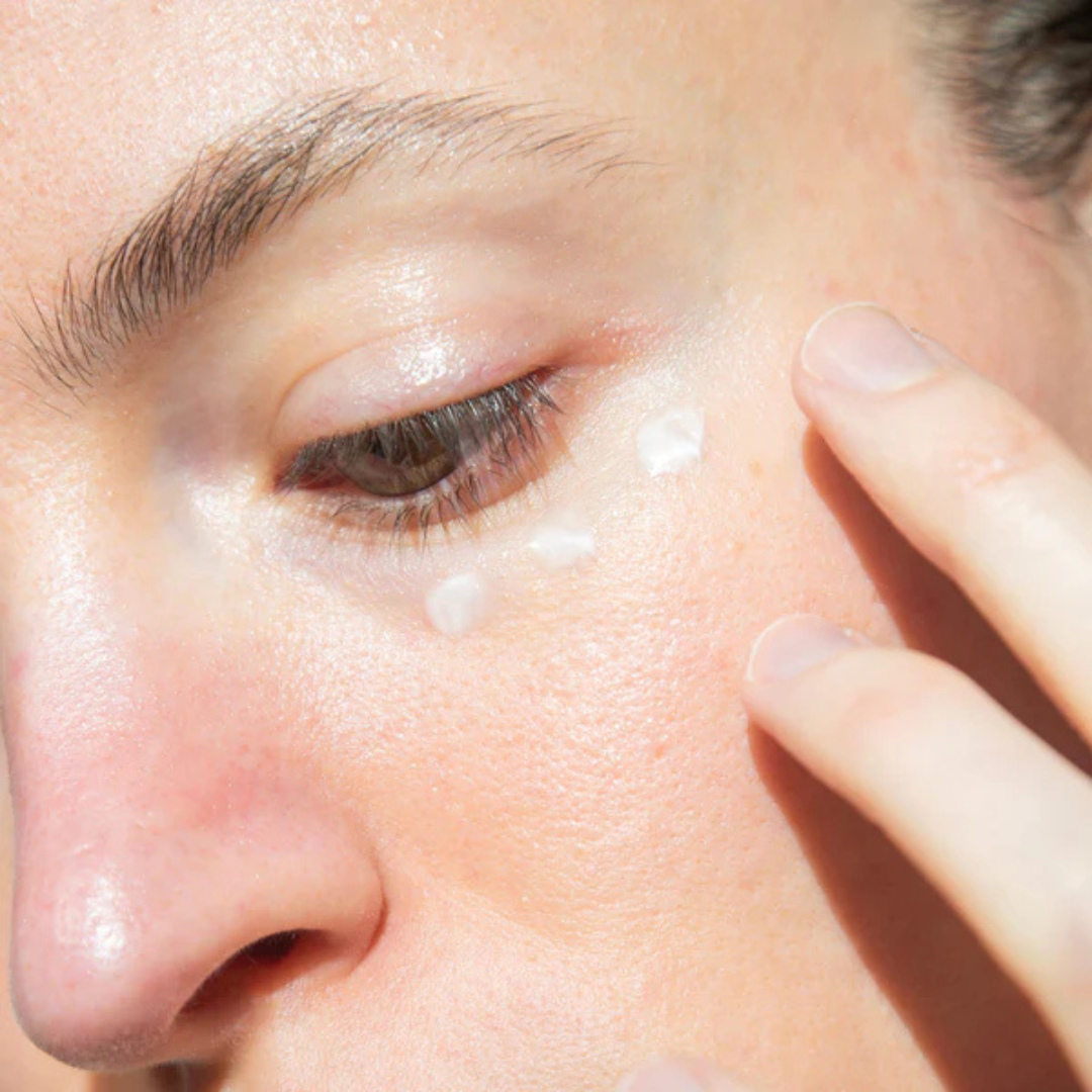 Contorno de Ojos Revitalizante “Fraîcheur de l’Aube” de L’Odaitès